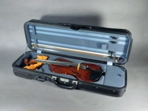 東京都 大田区 田園調布で楽器（バイオリン・フルート）やバカラなどを買取らせて頂きました