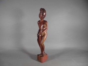 木彫　女性像
