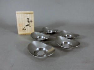 錫 茶托