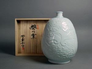 安東五 白磁 陽刻紋 花瓶