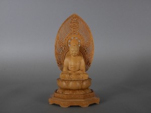 埼玉県 深谷市で木彫の仏像や海外の陶磁器をご売却頂きました